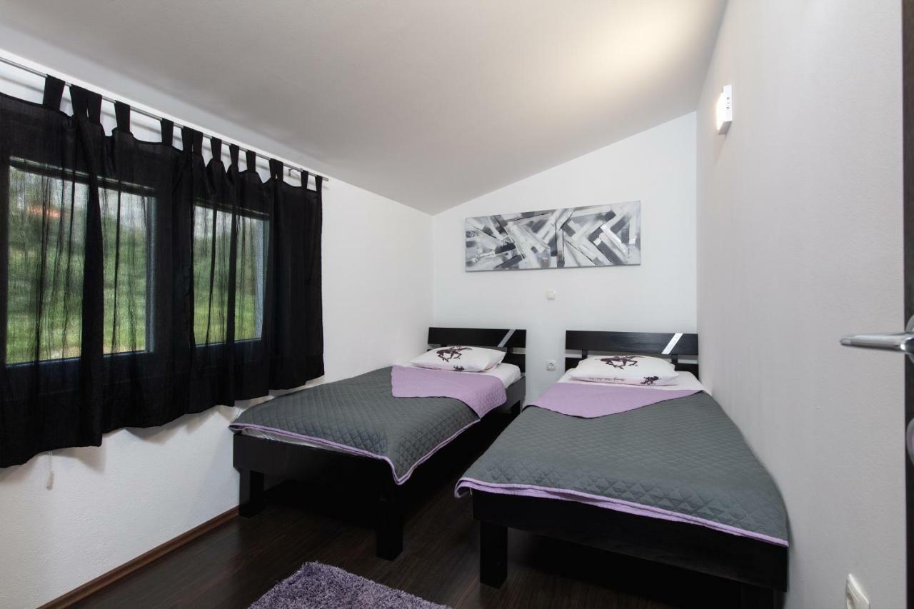Apartments Bubalo Omis Exterior photo