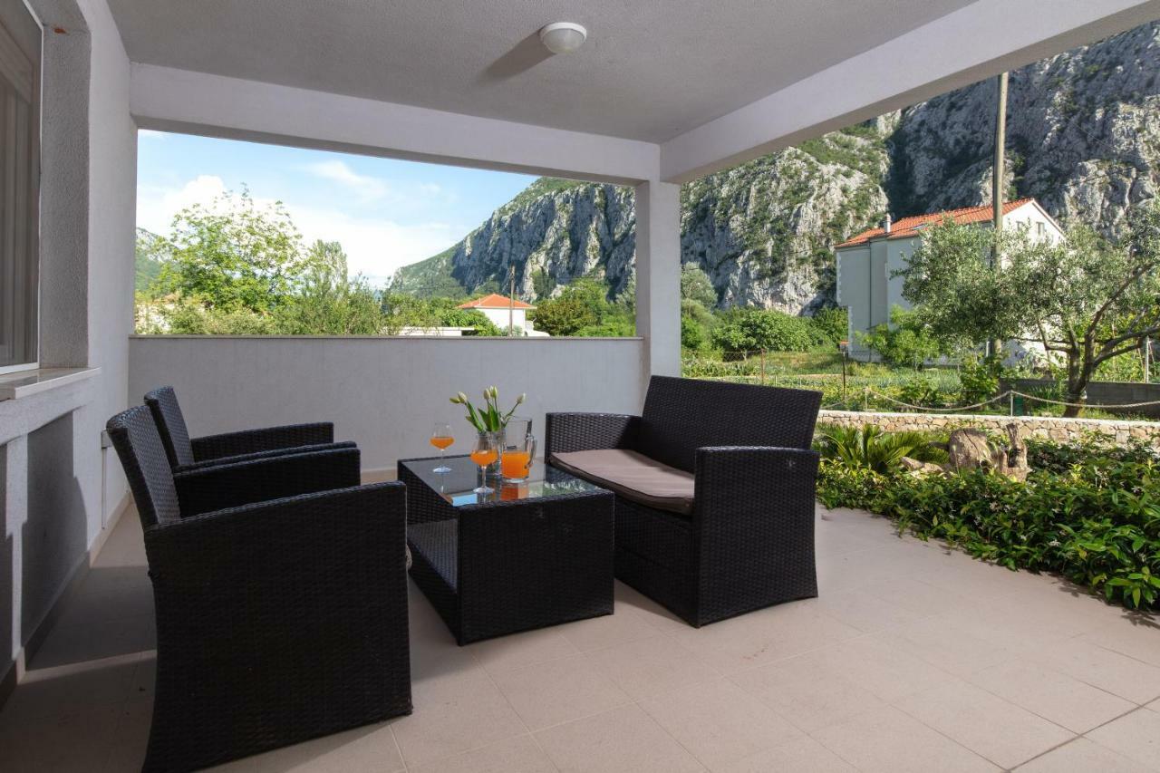 Apartments Bubalo Omis Exterior photo