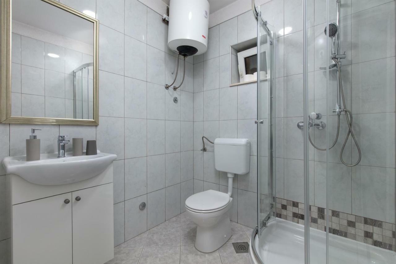 Apartments Bubalo Omis Exterior photo