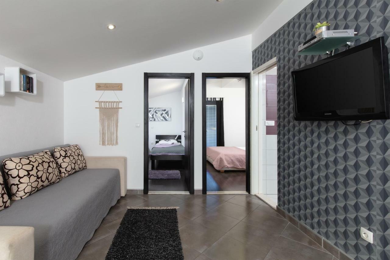 Apartments Bubalo Omis Exterior photo