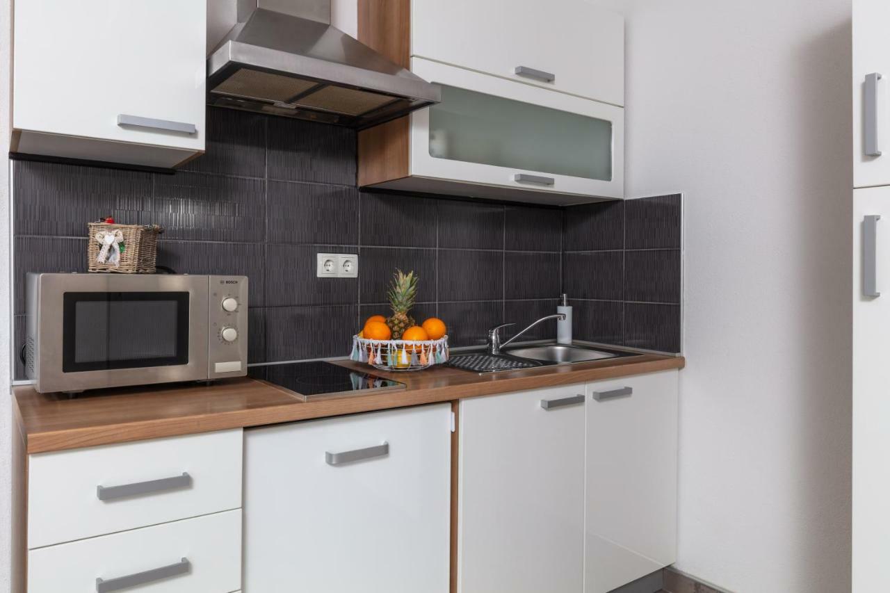 Apartments Bubalo Omis Exterior photo